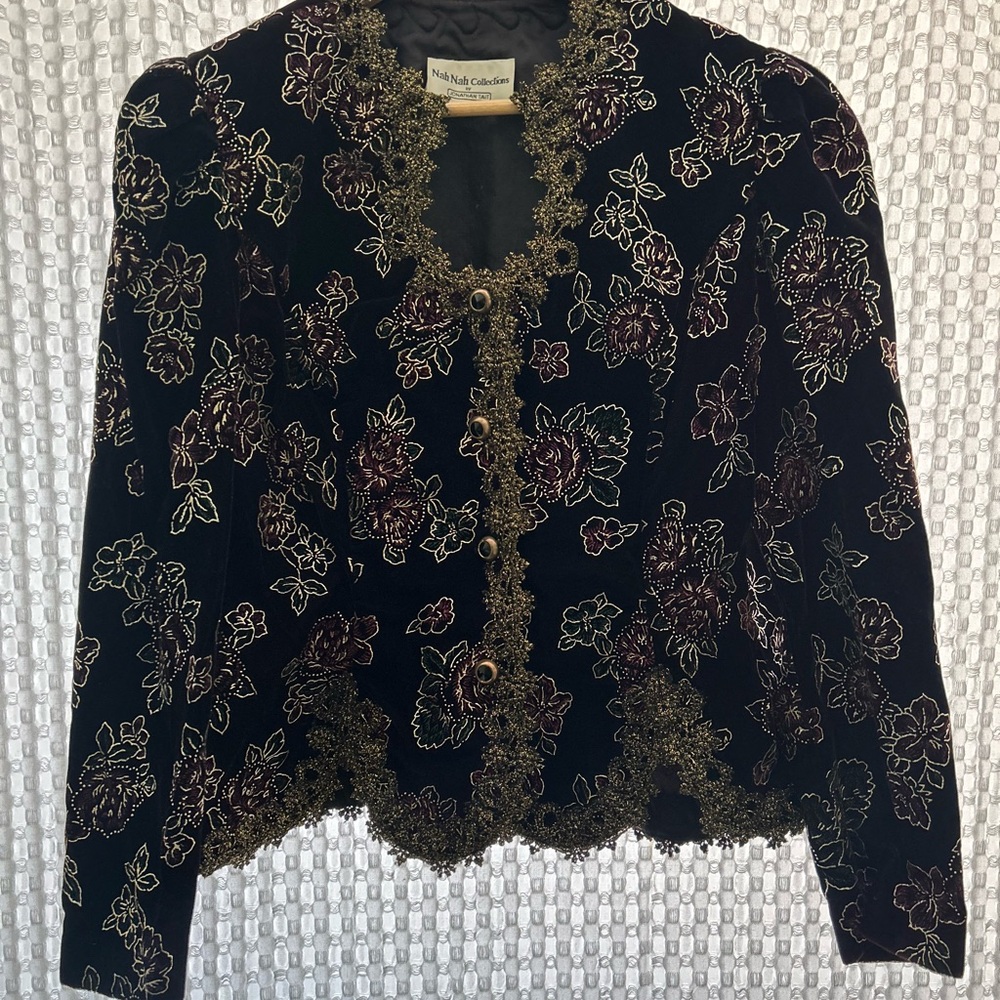 Elegant Black Floral Blazer